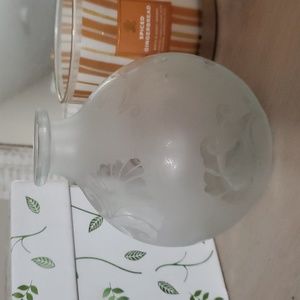 Frosted glass flower vase 5 inches tall